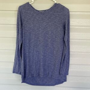 Athleta Long Sleeve Lightweight Top Women’s Small Blue